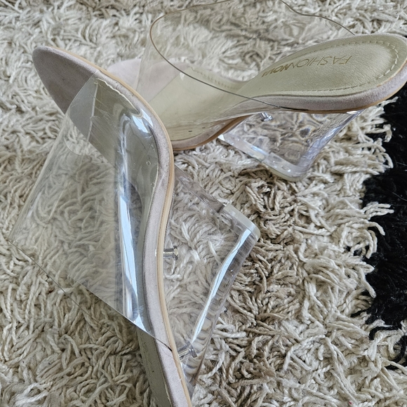 Fashion Nova clear wedges - Picture 2 of 4